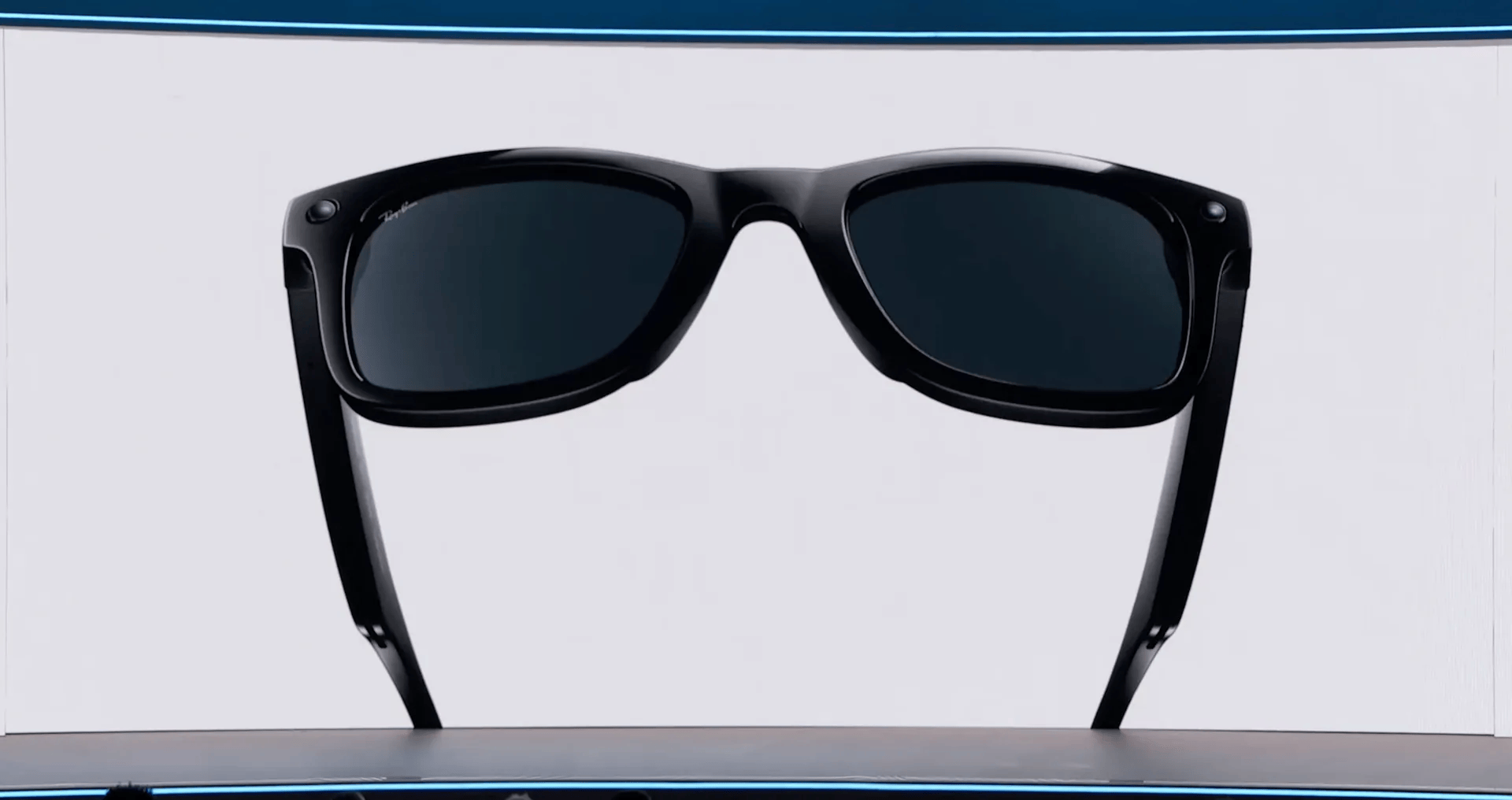 Meta introduces camera-free AI glasses