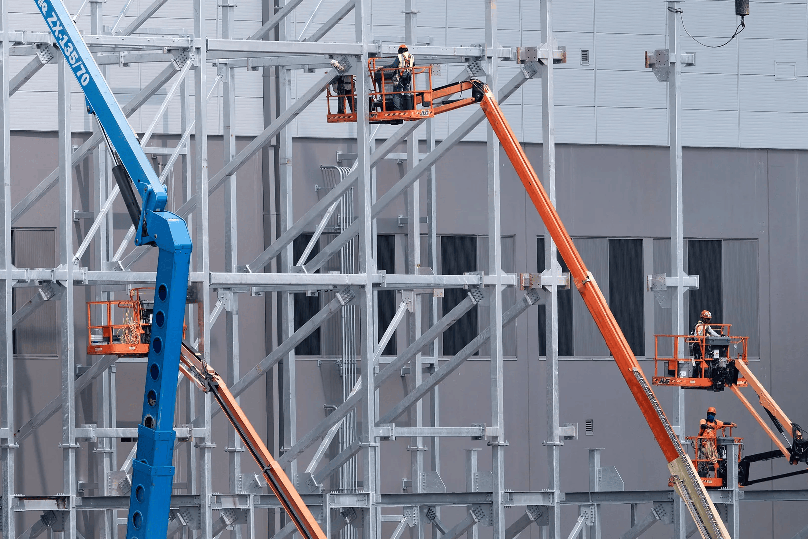 The blue-collar AI job market is booming. Will data center backlash make it go bust?
