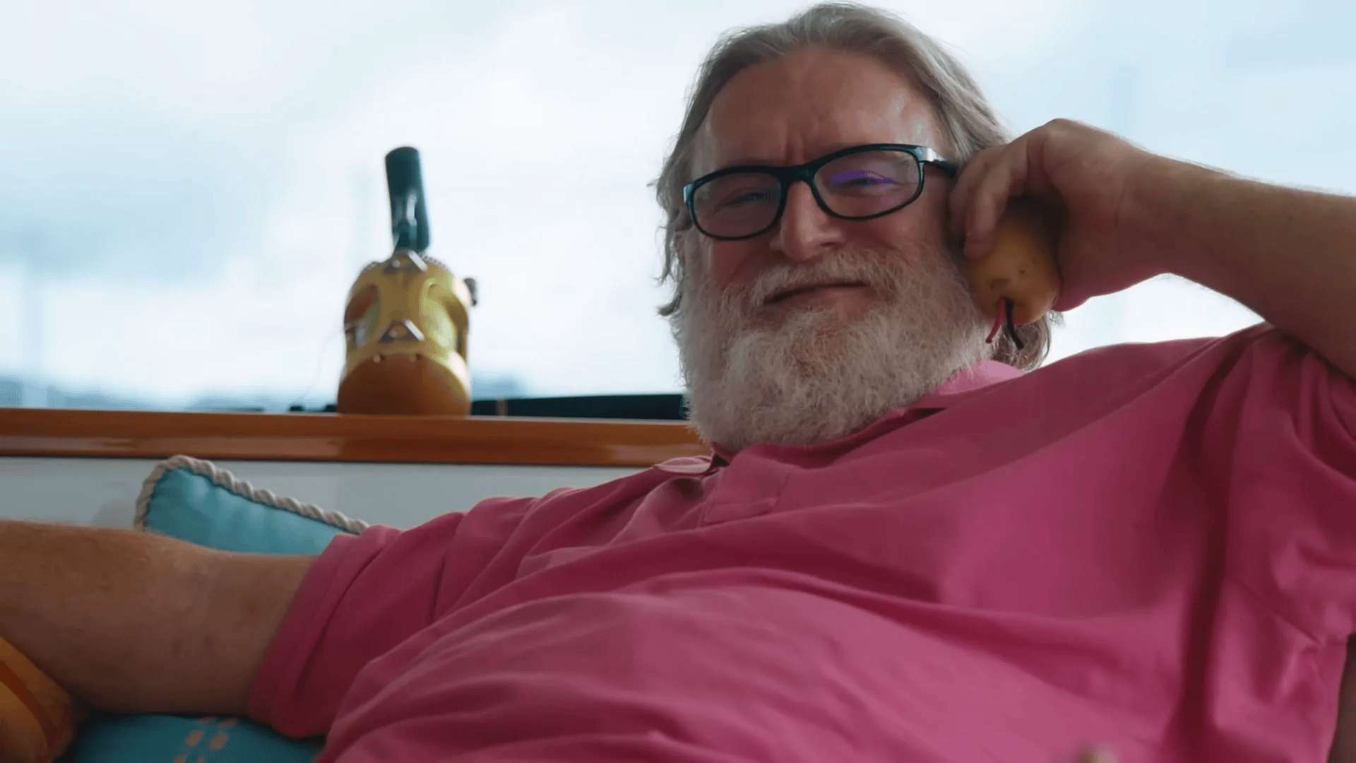 Gabe Newell had a “room full of knives and blades and swords,” says Counter-Strike co-creator