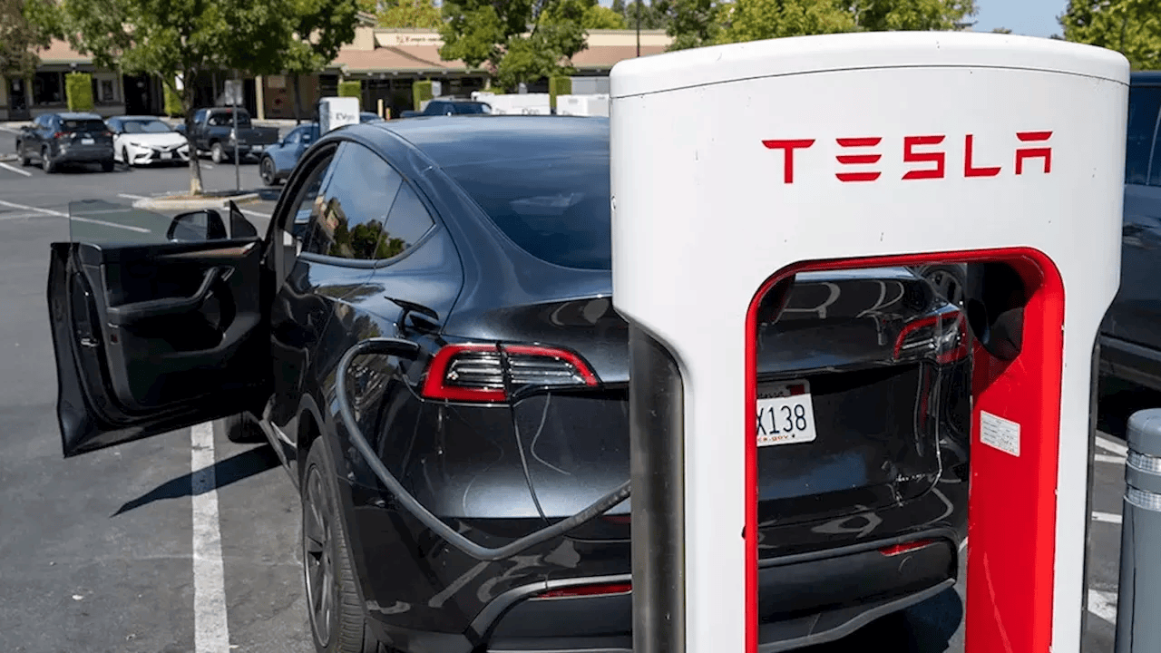 Trump declares end to ‘EV mandate’ with new fuel economy standards