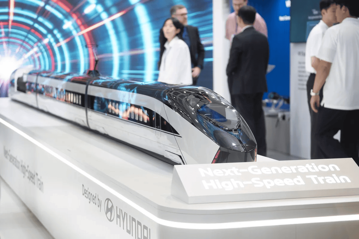 Hyundai Rotem Unveils 370 km/h Bullet Train for $3.6B Race