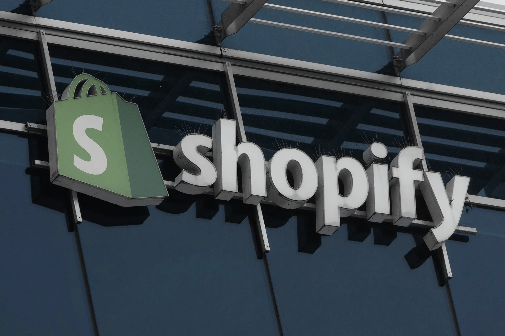 Shopify opens checkout to browser-based AI agents
