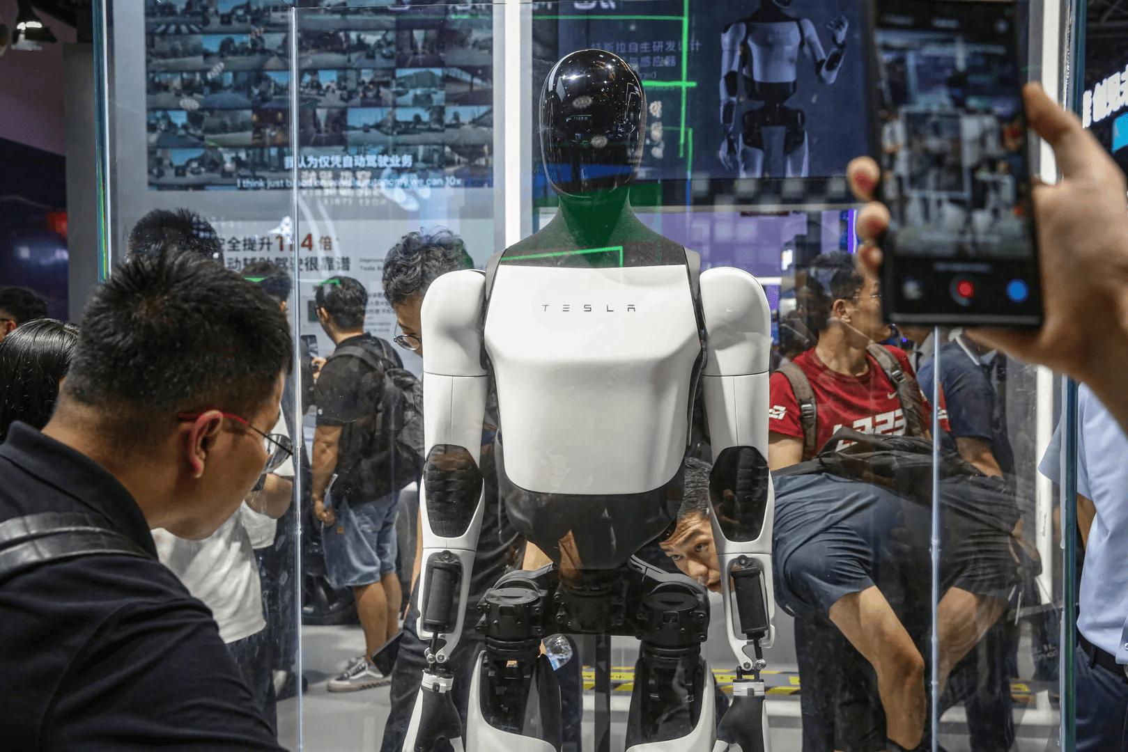 Tesla Optimus Production Hit Two Walls: Robot Hands It Cannot Build, Workers It Cannot Train