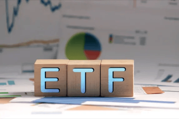 Korea launches its own version of popular US fund Roundhill Memory ETF DRAM