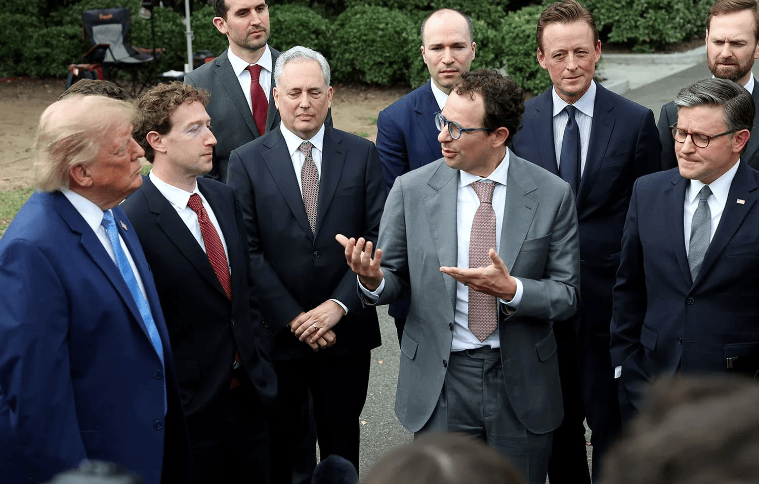 AI Leaders Powwow With Trump at White House Lunch; Anthropic IPO Filing Shows Massive Expenses