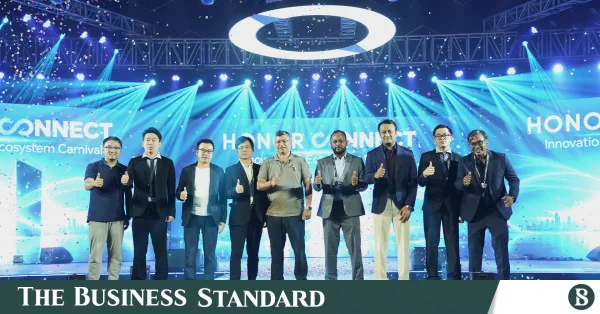 Honor showcases Robot Phone, announces Magic9 Pro arrival in Bangladesh