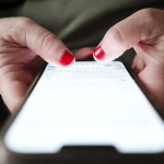 Screen time limits not enough to tackle problematic social media use: experts