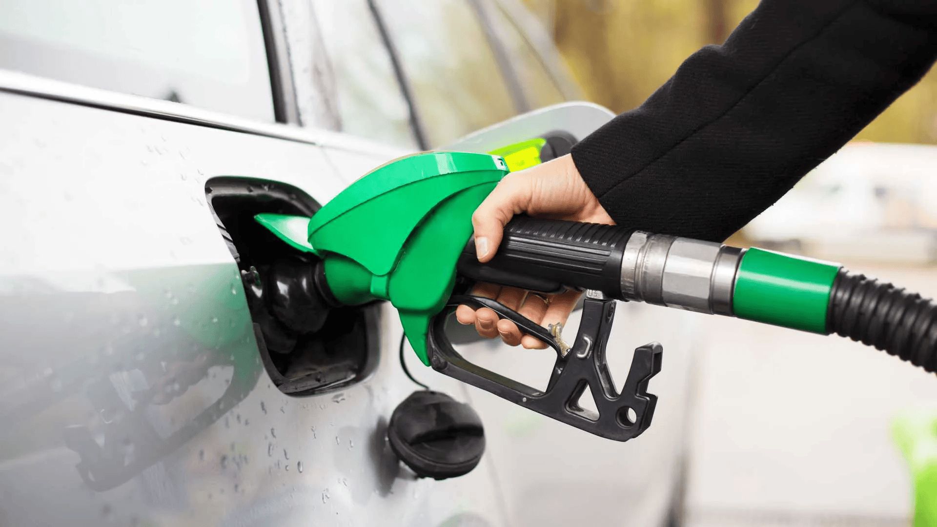 Gasoline Cars Lose Global Market Majority As Sales Fall to 49 Percent