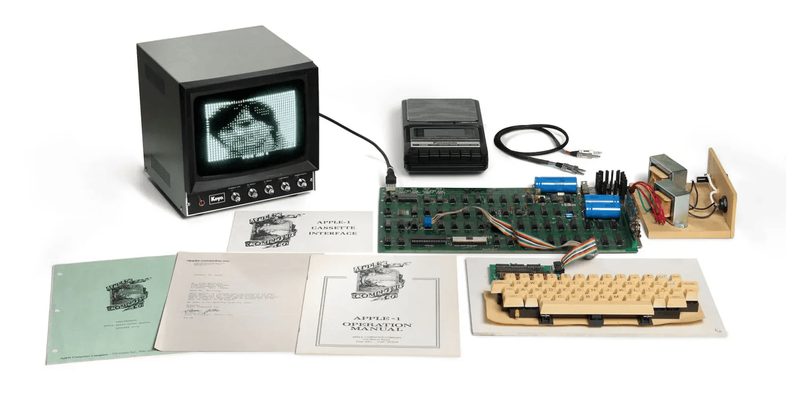 Apple-1 sets a new record at $1,148,200 after a rejected upgrade