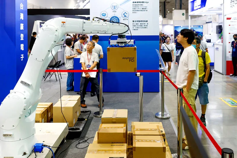 Manufacturing PMI rises to five-year high
