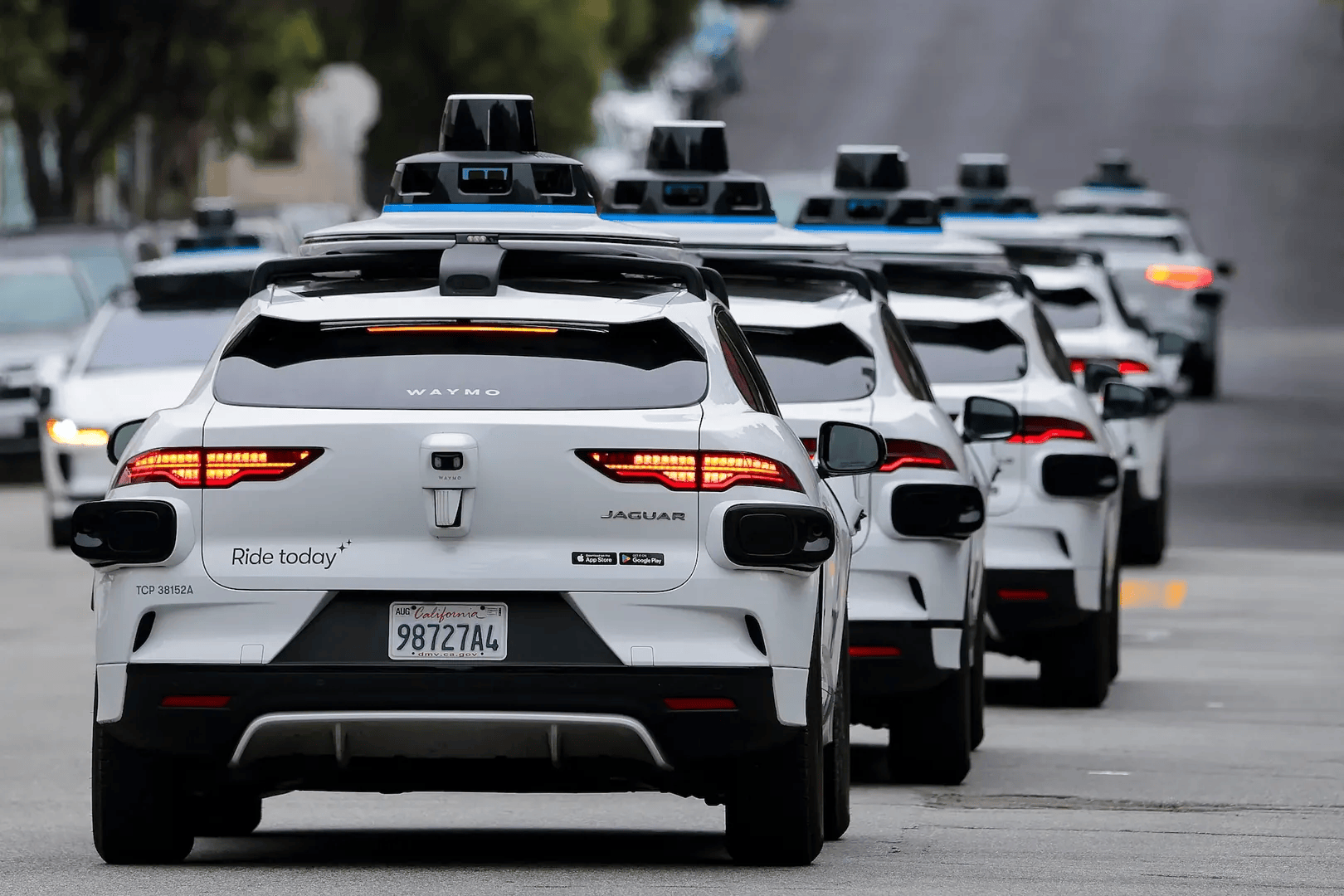 Robotaxi operators will face fines for blocking first responders