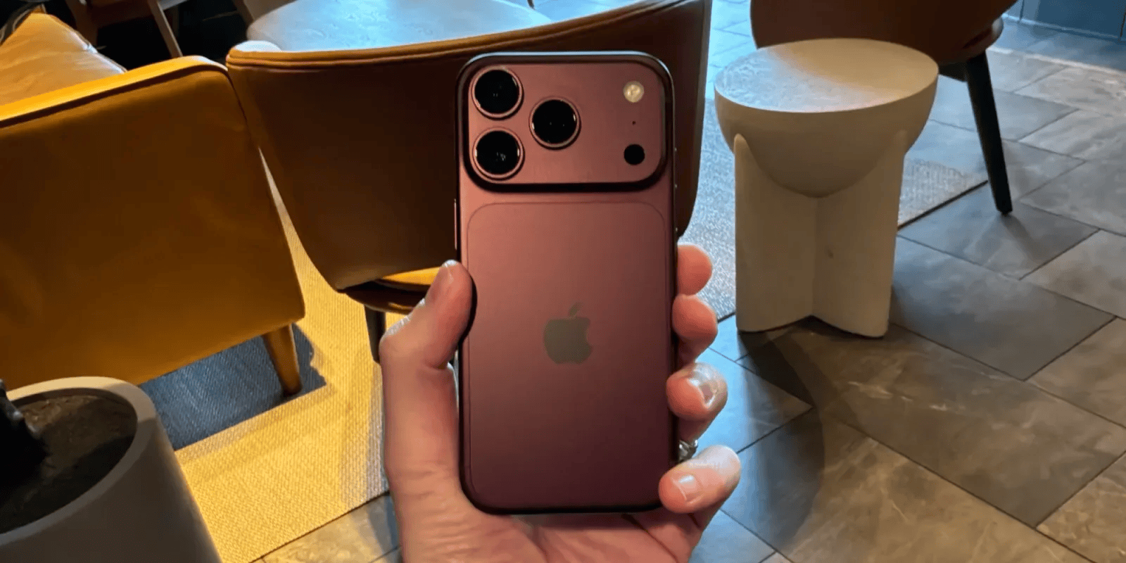 EE announces iPhone Handoff pricing details for UK customers