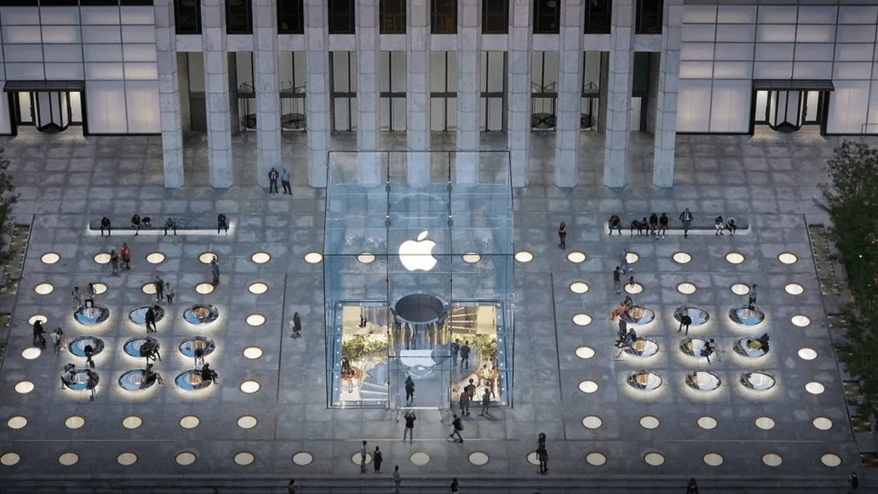 Don’t expect to buy iPhone Duo at Apple Stores on Friday