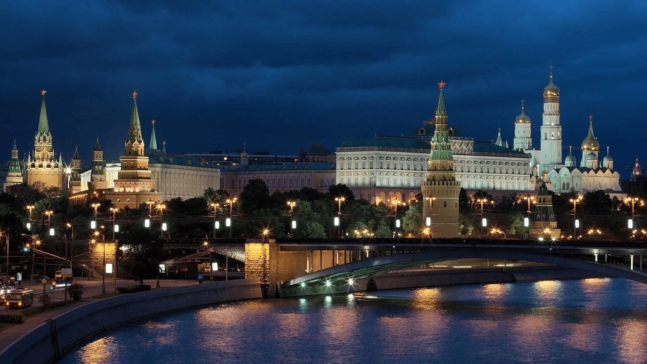 Russia orders Apple to surrender users’ messages on demand