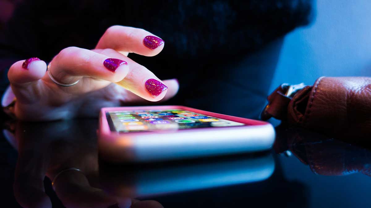 Almost a quarter of online users always allow apps and services access to microphones or webcams