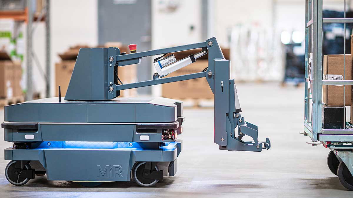 Automated Internal Transport: MiR Launches New Solution for Towing Carts