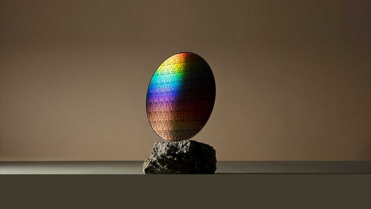 IBM and Samsung Unveil Semiconductor Breakthrough That Defies Conventional Design