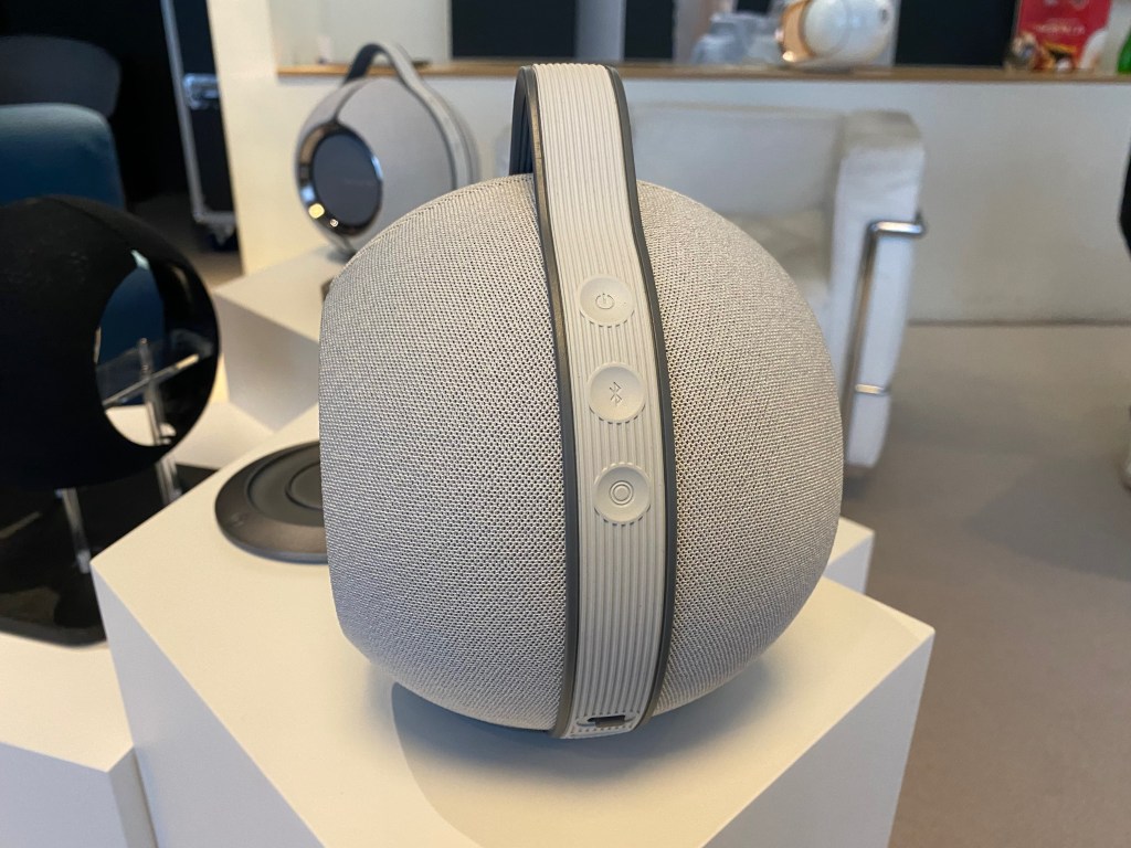 Devialet launches a high-end portable speaker - Crast.net