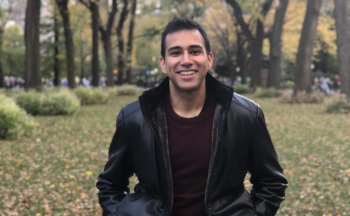 تتيح لك لعبة Cheers لعب دور الخاطبة مع الأصدقاء