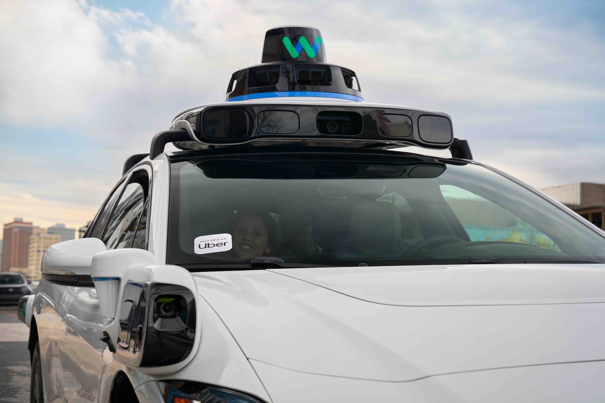 يتطابق مستخدمو Uber في أوستن مع Waymo Robotaxis