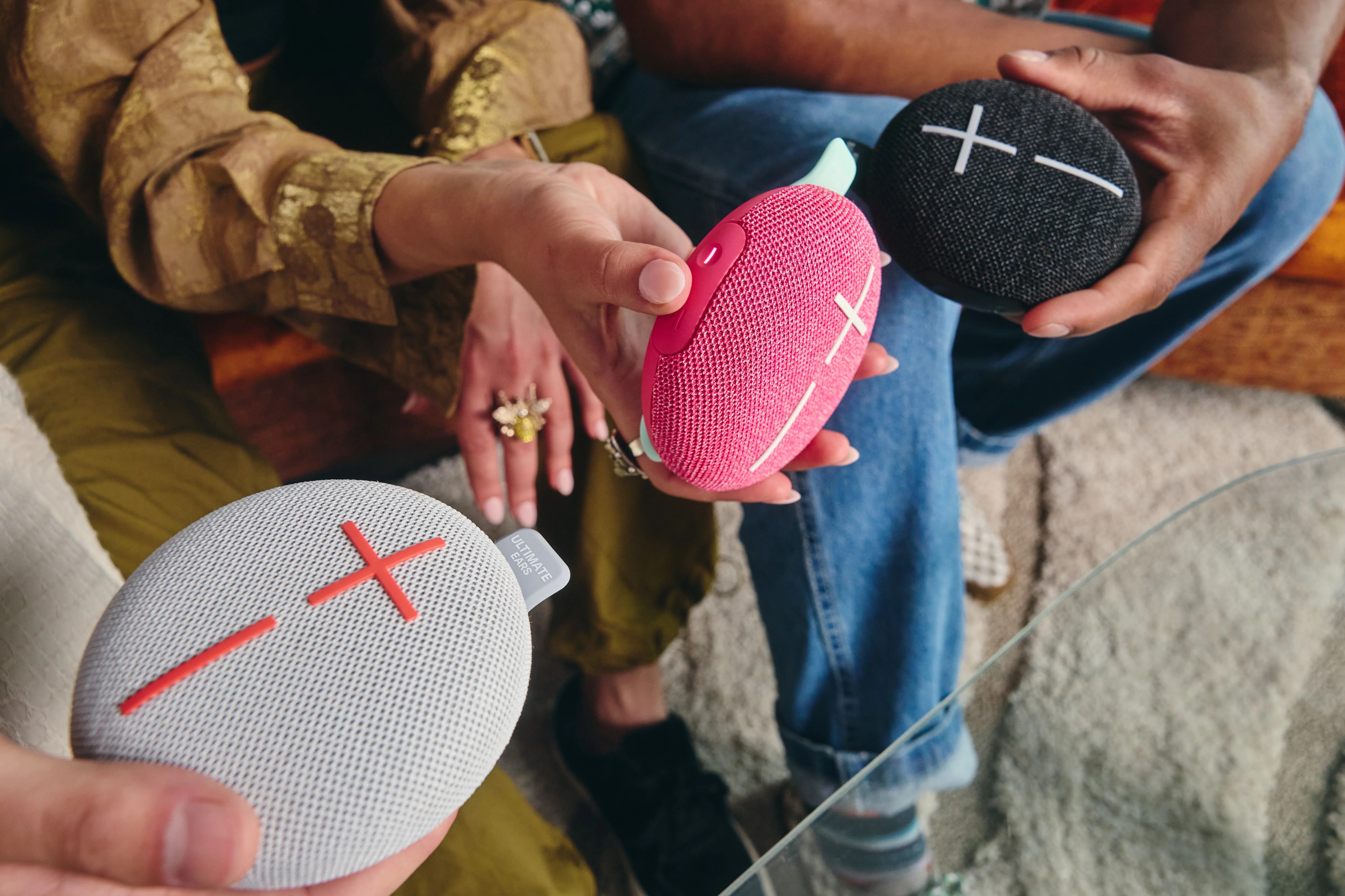 Sound On-The-Go: Ultimate Ears Unveils MINIROLL, an Ultra-Light Portable Speaker With Strap