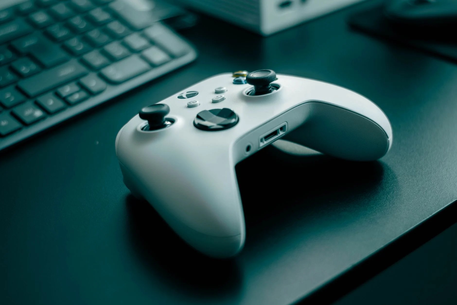 Wired vs 2.4GHz Wireless vs Bluetooth Controllers: Which One Should You Buy?