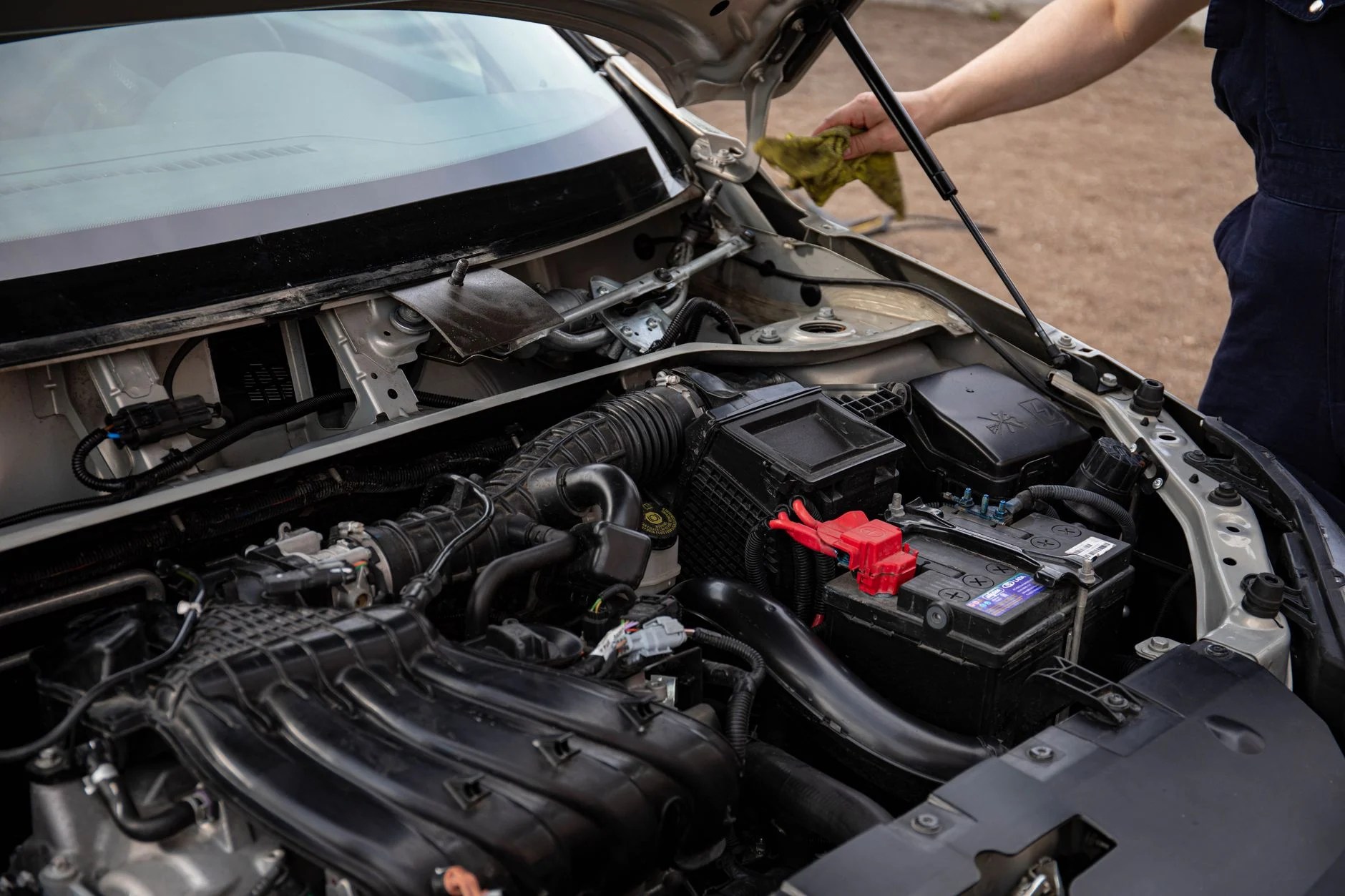 How to tell if your car battery is weak before it leaves you stranded