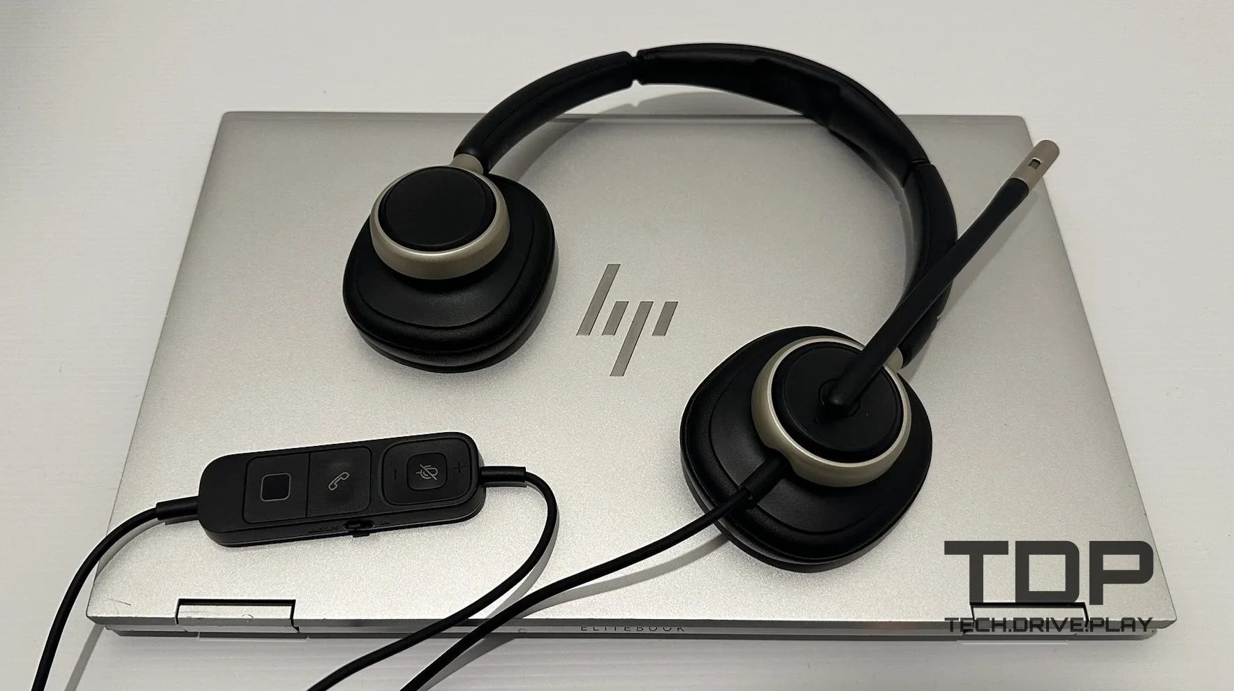HP Poly Mission 825 Stereo Headset Review