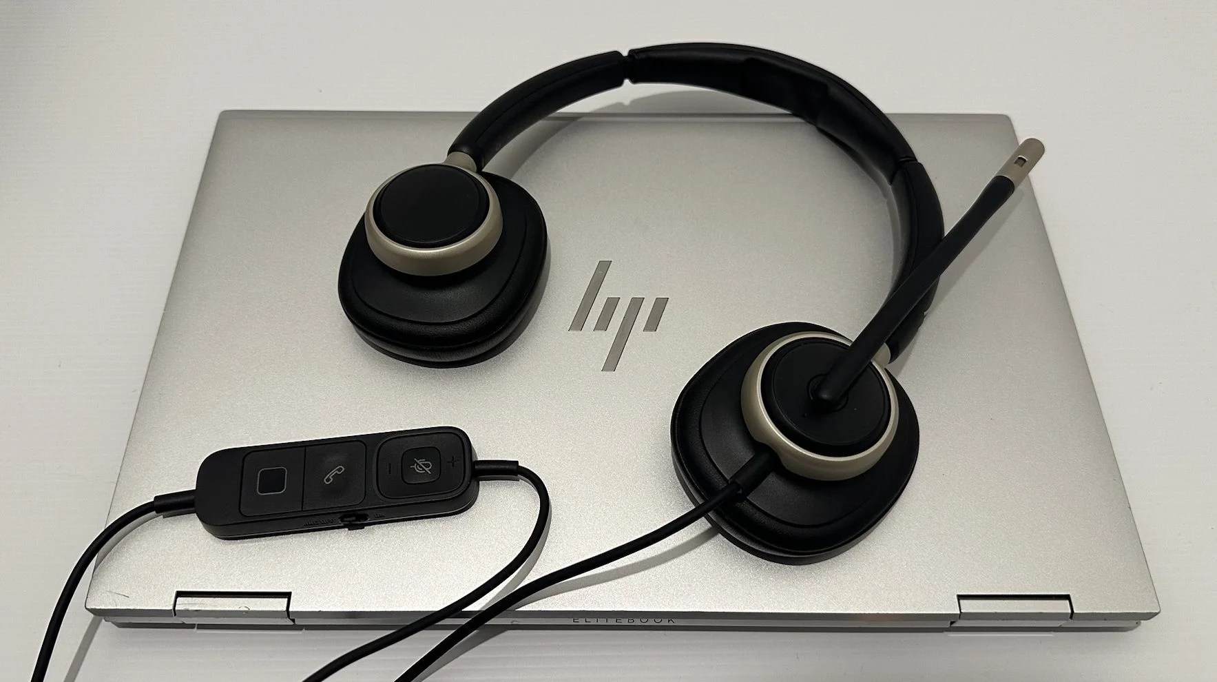 HP Poly Mission 825 Stereo Headset Review