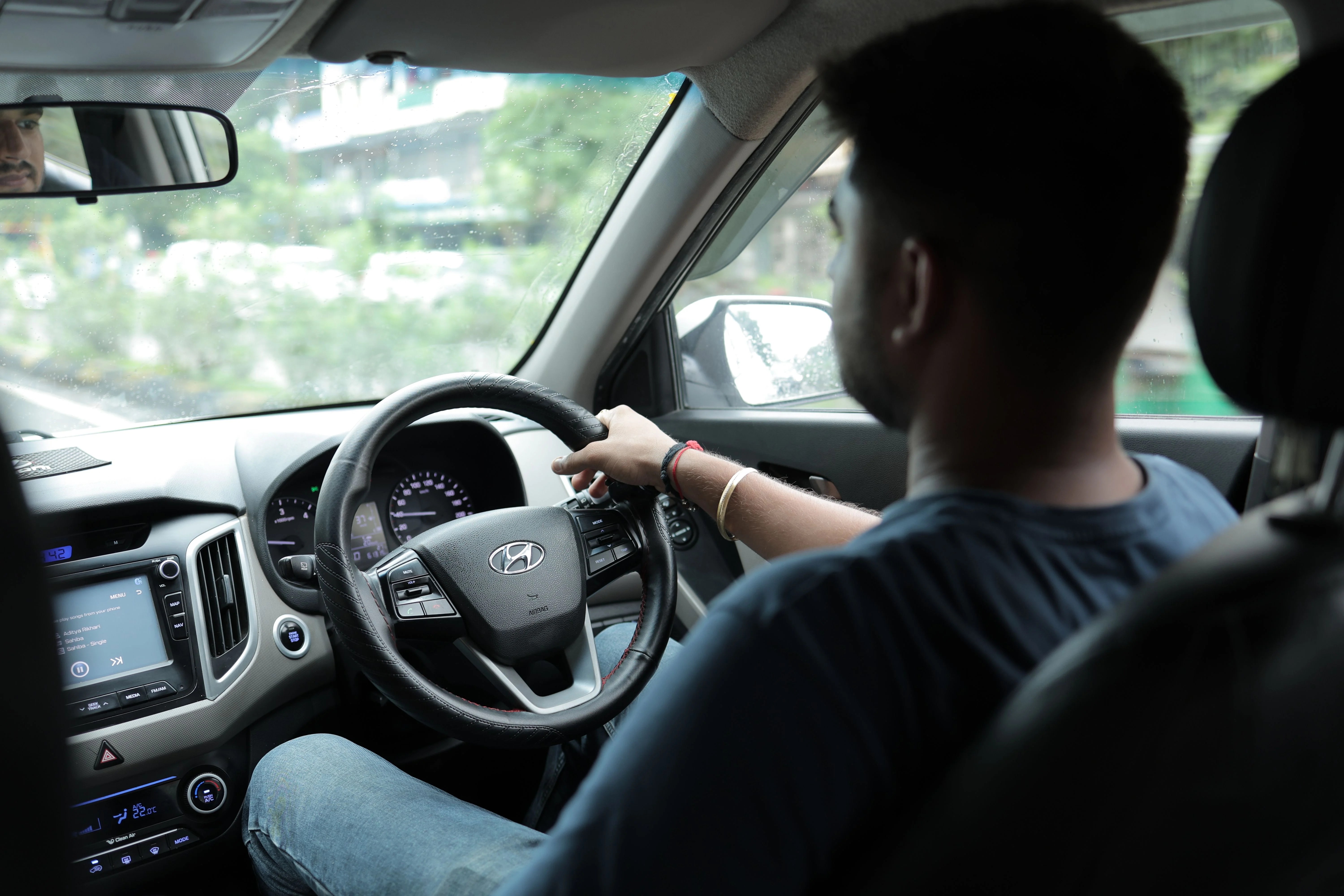 The Tech Features That Actually Matter When Renting a Car for Rideshare Work