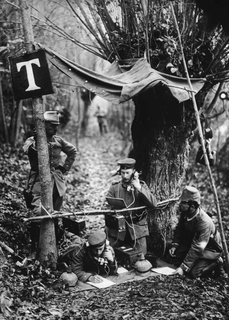 mobile-phones-1916.jpg