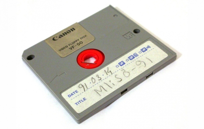 video_floppy_disk_3136491k.jpg