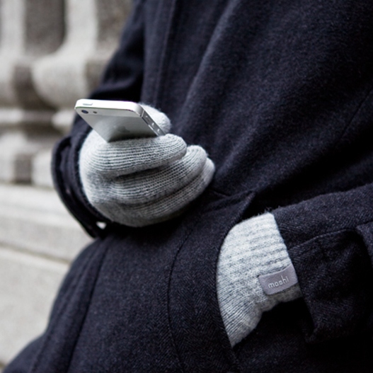 gloves-527_0.jpg