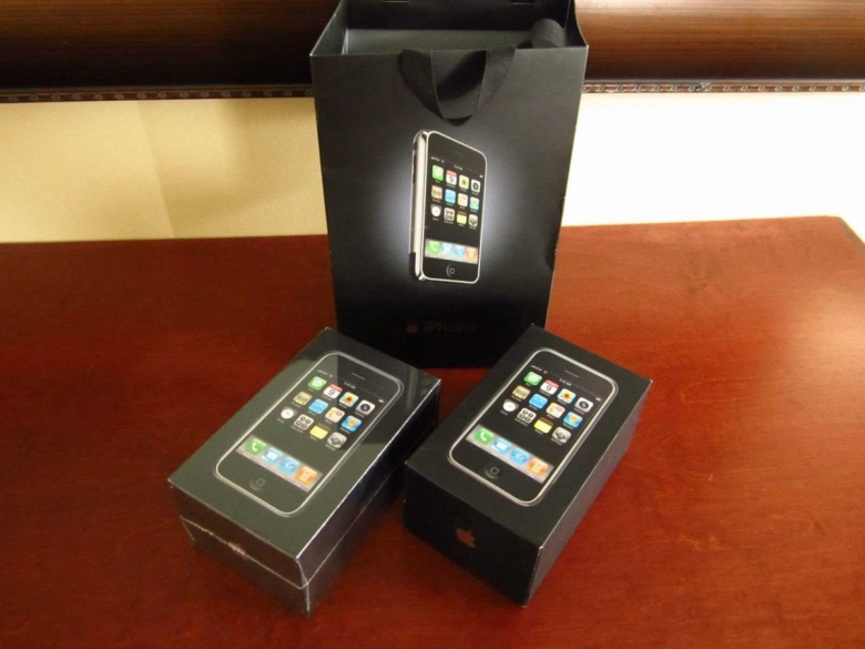 3-iphone.jpg