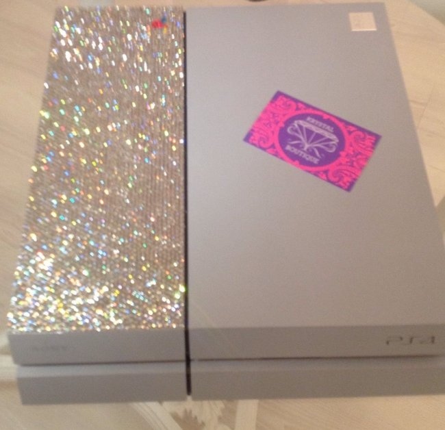 swarovski_coveredps4ebay_1379994_650x.jp