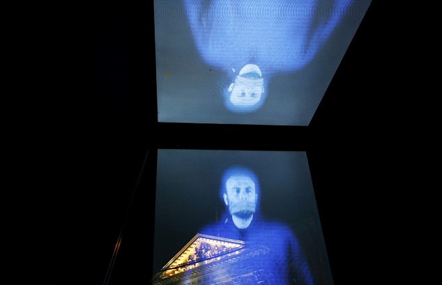 hologram6.jpg