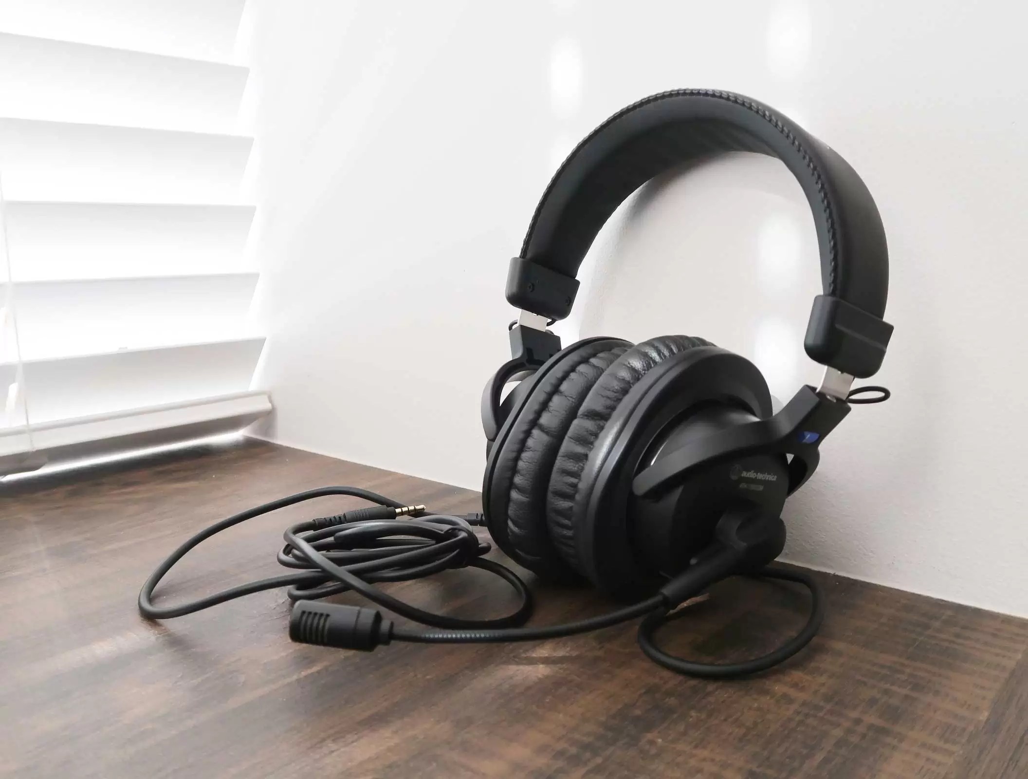 Review: Audio-Technica ATH-770XCOM Headset – Tech Jio