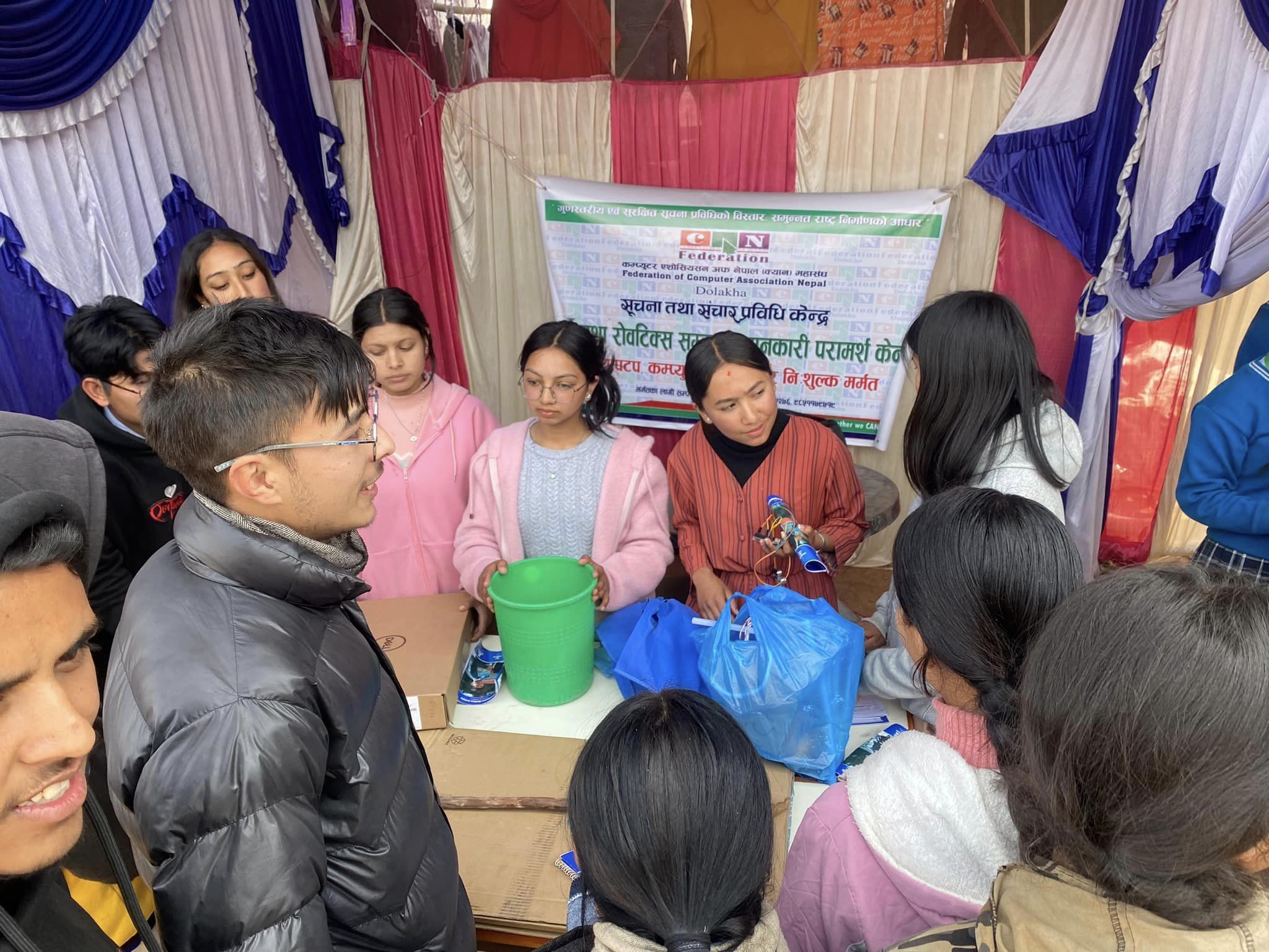Can dolakha
