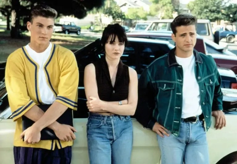 Following the "Charmed" cast's appearance at a 90s convention, Shannen Doherty claims she is "feeling terrific.".