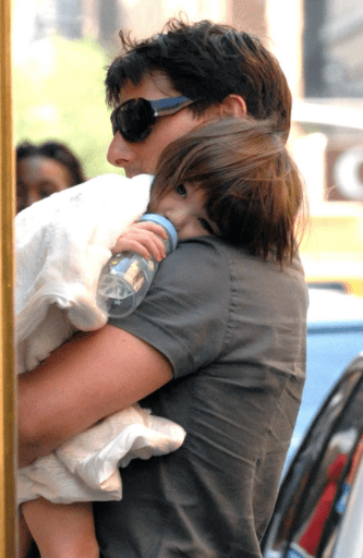 Suri Cruise, who is 16 years old, is the perfect daughter and father.