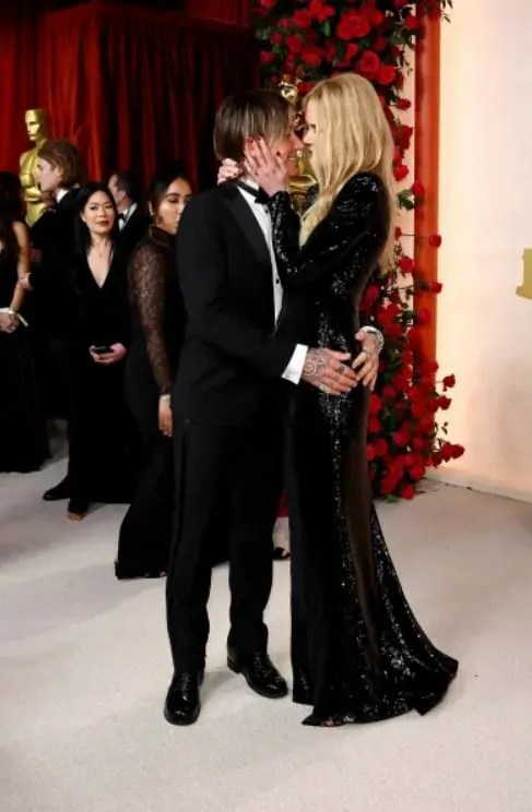 How Keith Urban and Nicole Kidman handle the separation of their daughters.