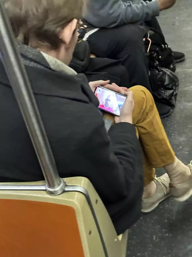 alleged-google-pixel-fold-out-in-the-wild