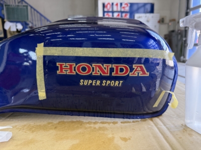 CB1100タンク塗装 | 札幌で車の傷修理や板金塗装なら