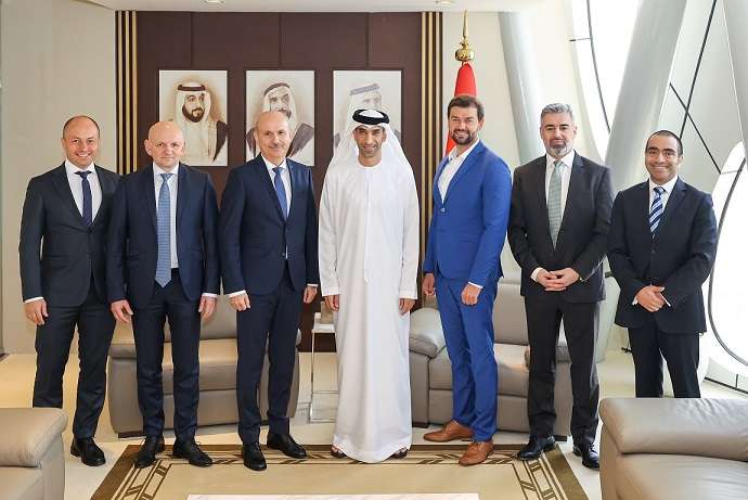وزارة الاقتصاد الإماراتية وسوفت سيرف تبحثان آفاق انضمام الشركة إلى مبادرة NextGenFDI