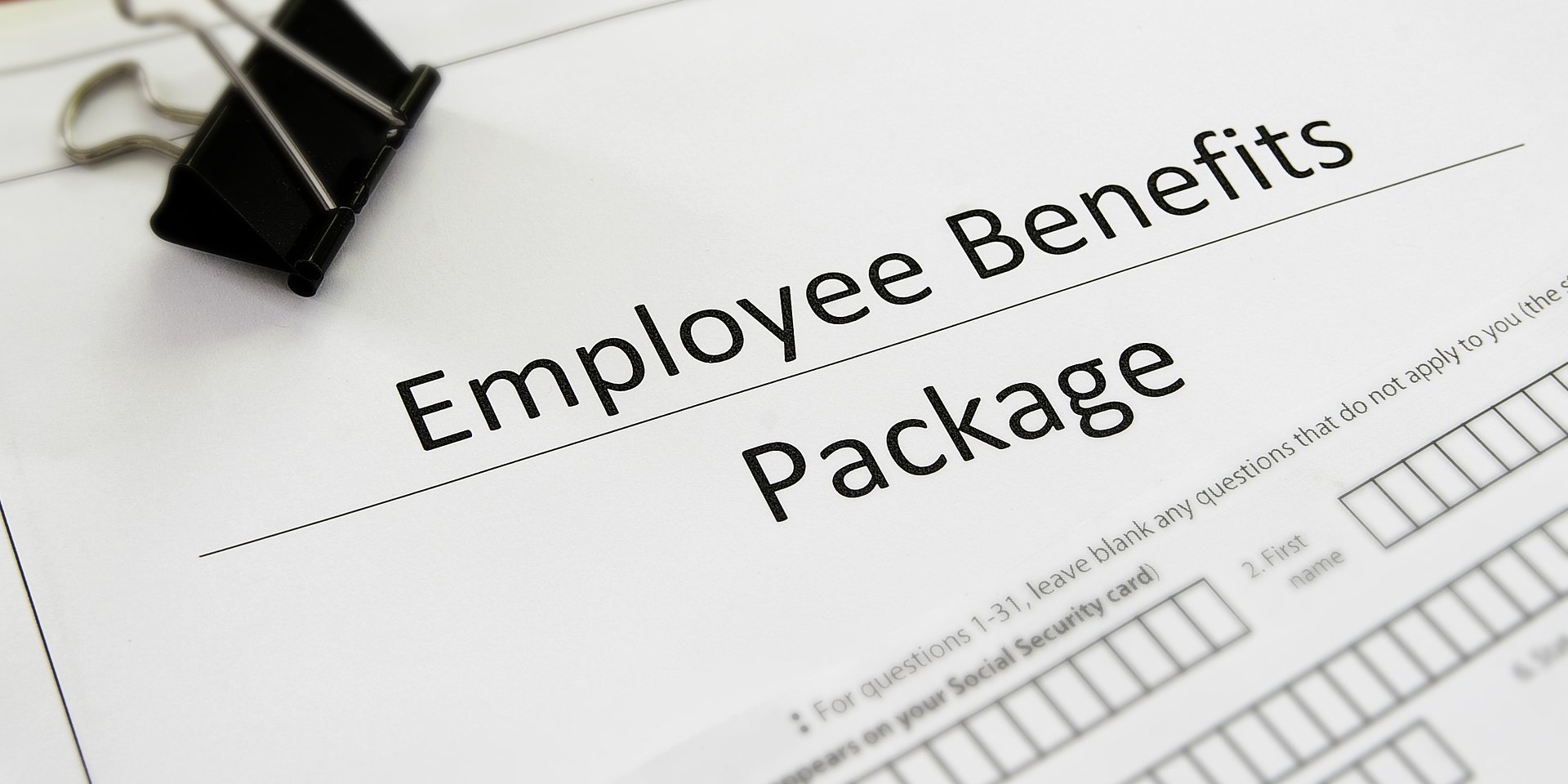 Świąteczne zakupy z benefitów. Polacy wydają więcej – nie tylko na prezenty