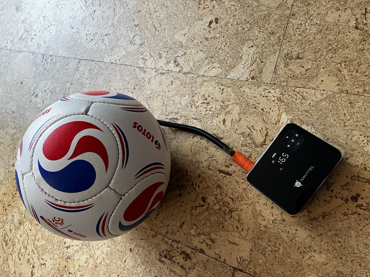 Recenzja Navitel AIR 15 AL - szybko napompujesz (i nie tylko) oponę ...