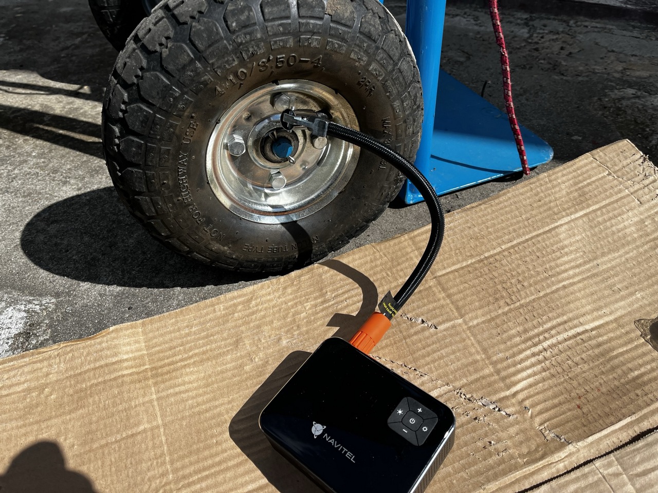 Recenzja Navitel AIR 15 AL - szybko napompujesz (i nie tylko) oponę ...