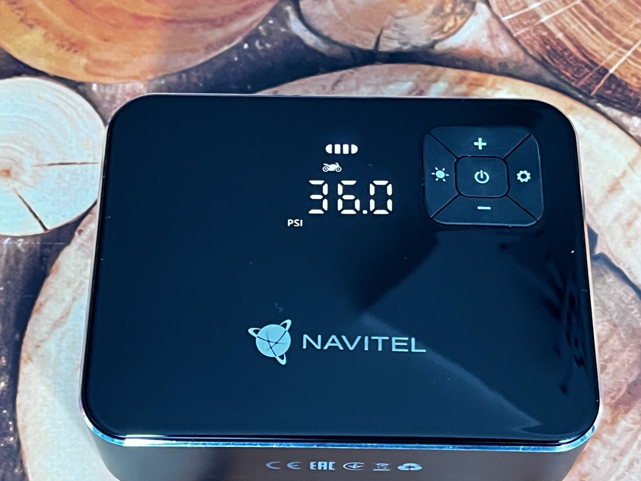 Recenzja Navitel AIR 15 AL - szybko napompujesz (i nie tylko) oponę ...