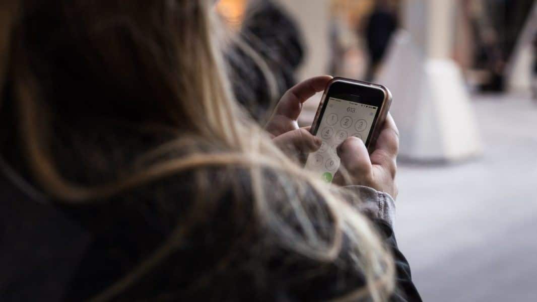 SMS o mandacie z mObywatela – o co chodzi?