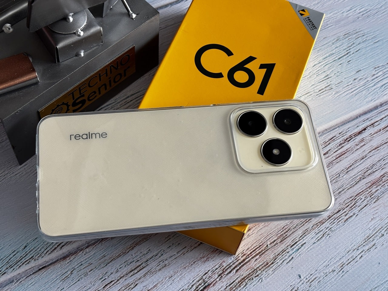 Realme C61